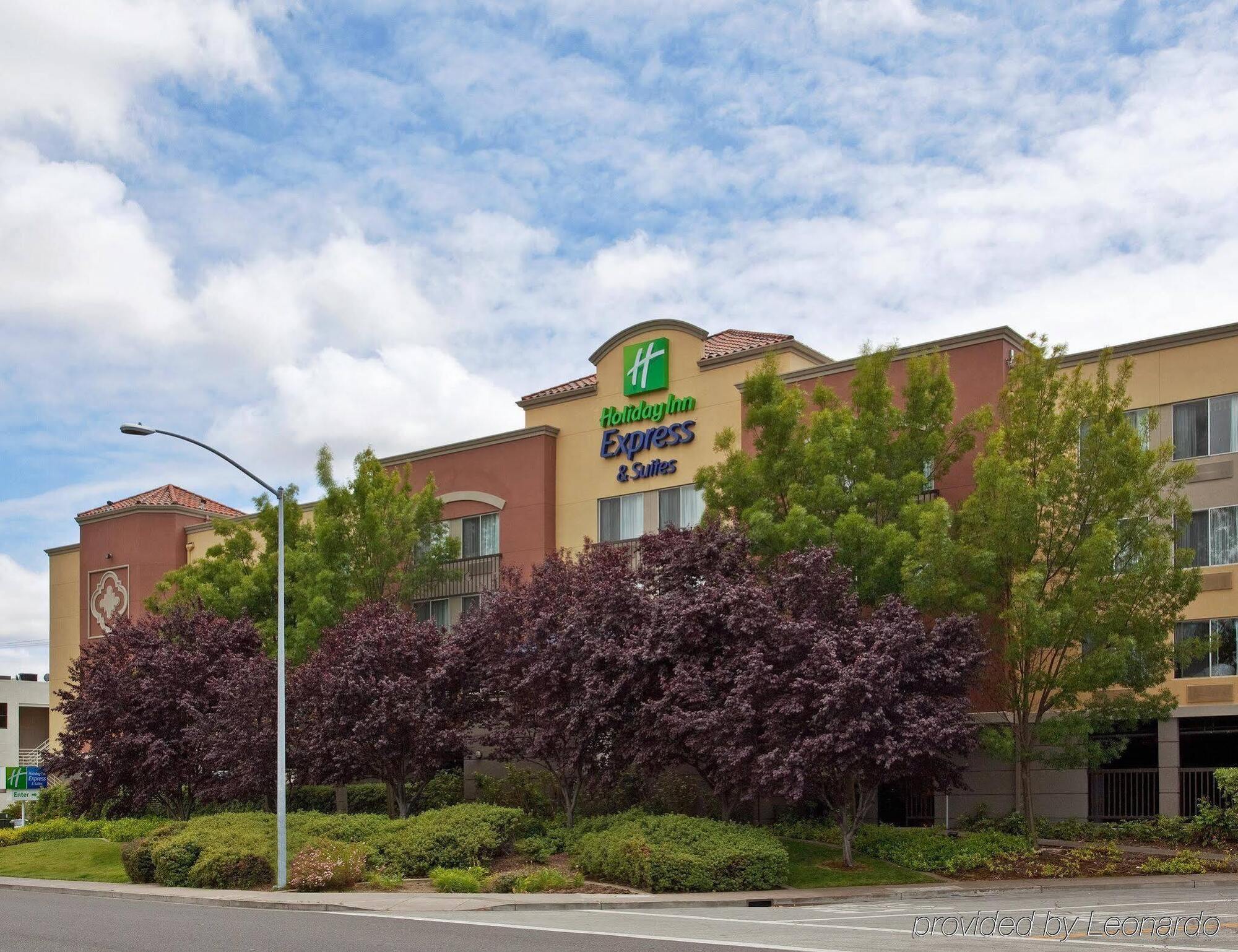 Holiday Inn Express Hotel & Suites Belmont By Ihg Exterior foto